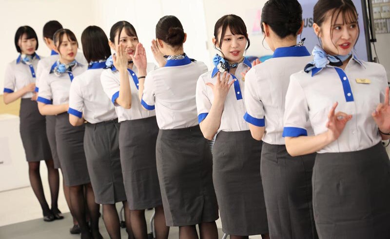 7部空姐制服控必看！揭秘空服員隱藏的魅力與慾望